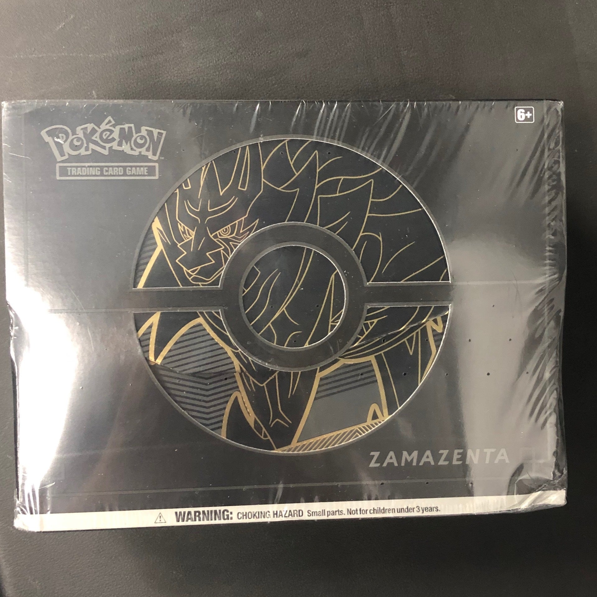 Pokémon Zamazenta ETB Box